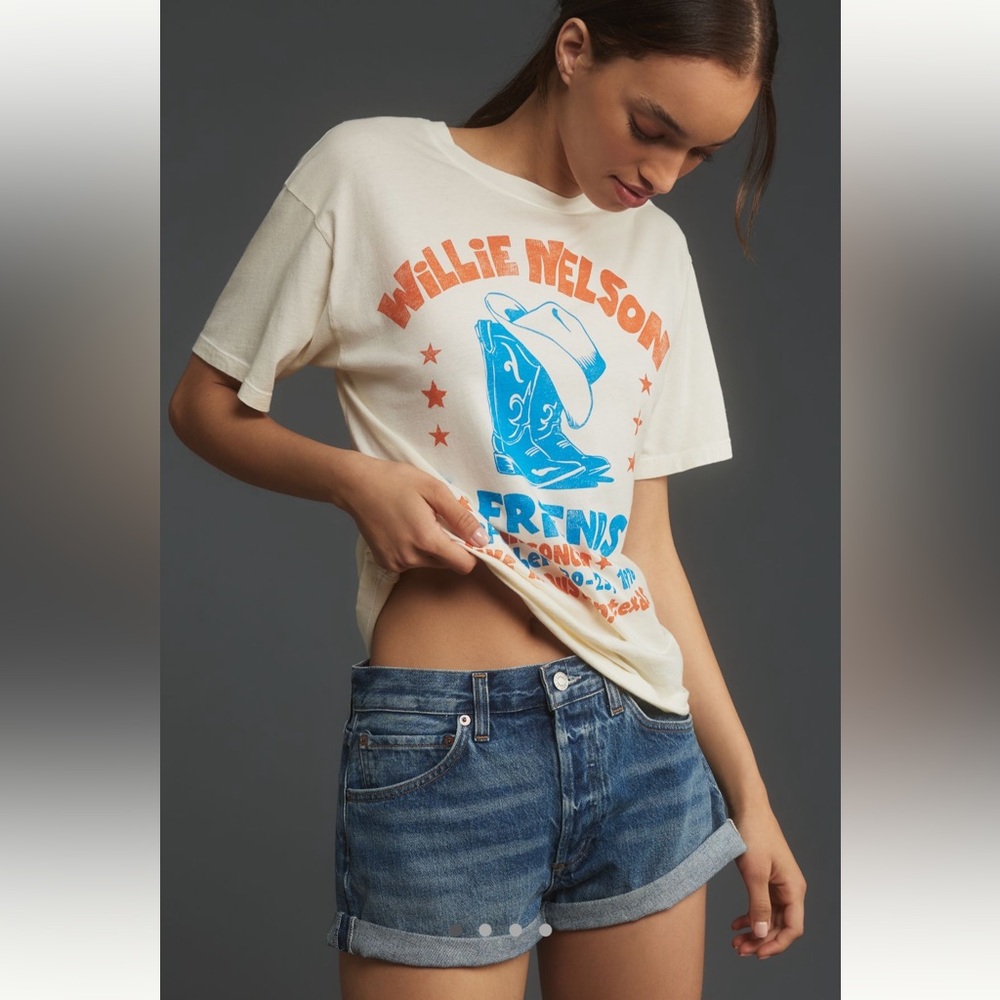 Letluv Willie Nelson & Friends Concert
Graphic Tee